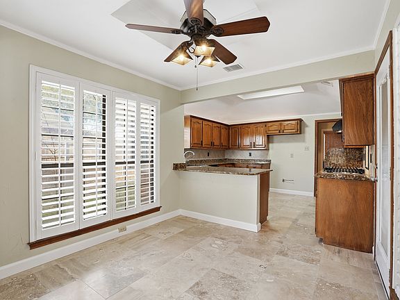 5th image of 2209 Fulton Dr