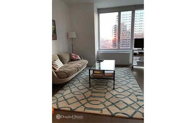 Rented by Douglas Elliman | media 23