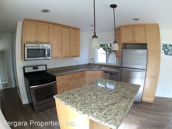 3rd image of 1706 Camino De La Costa APT B