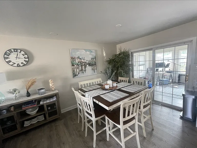 938 Jackson Pl — Photo 5