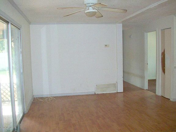 3rd image of 518 Clermont Ave S