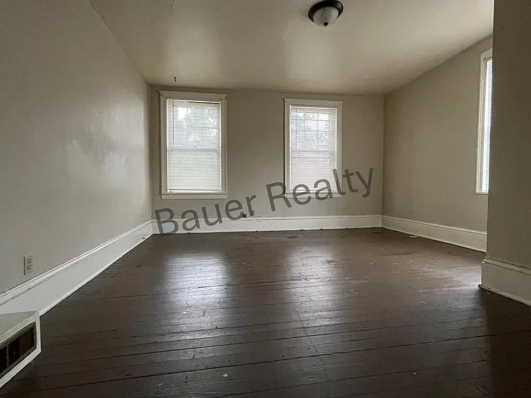 237-239 Maple St — Photo 19