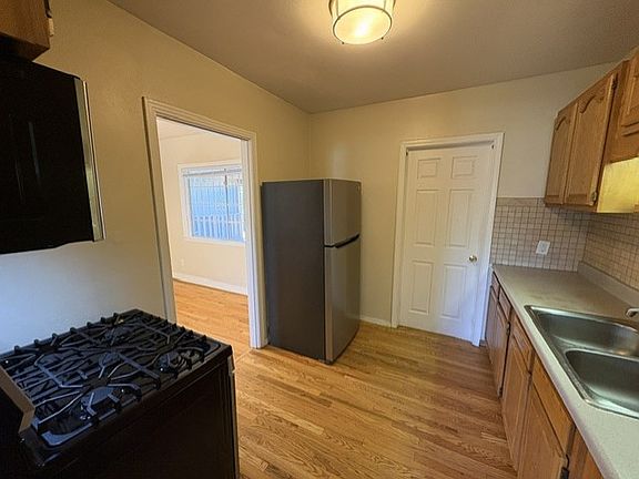 4th image of 4721 Skyway Ct SW