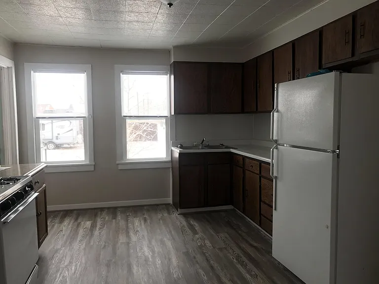 216 N Noble St — Photo 11