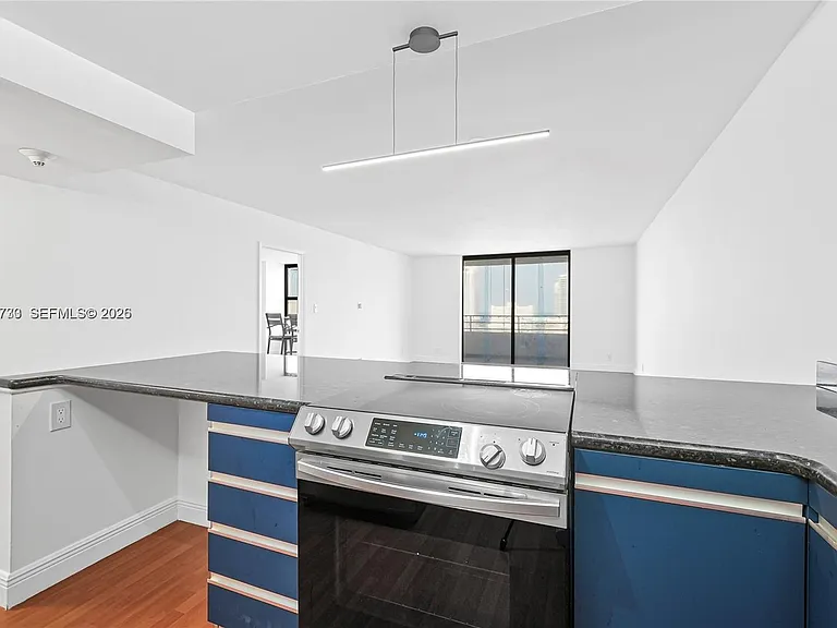 2500 Parkview Dr #1503 — Photo 4