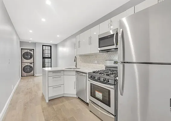 Rented by Avenues Real Estate | media 4