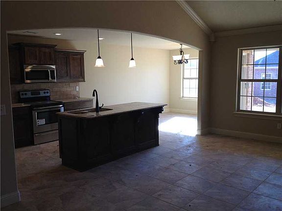 3rd image of 3005 SW Fernwood Ave