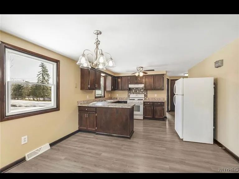 651 E And West Rd #1 — Photo 9