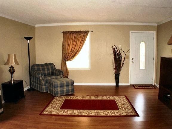 4th image of 405 Sunset Dr