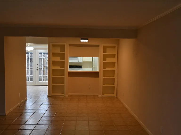 6111 Beverly Hill St #43 — Photo 15
