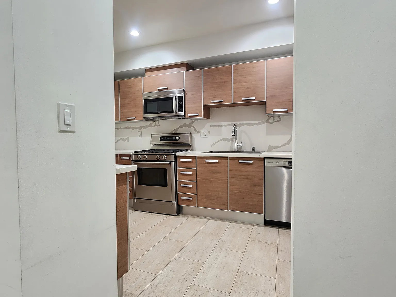2 bed, 1350 sqft, $4,345 — Photo 2