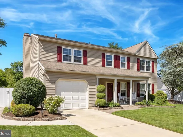 21 Glamis Rd, Blackwood, NJ 08012