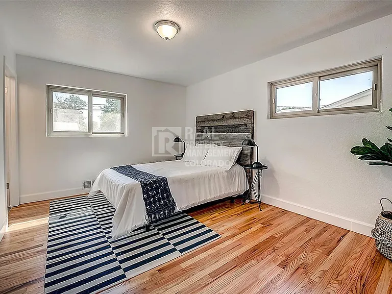 3426 S Wolff St — Photo 15