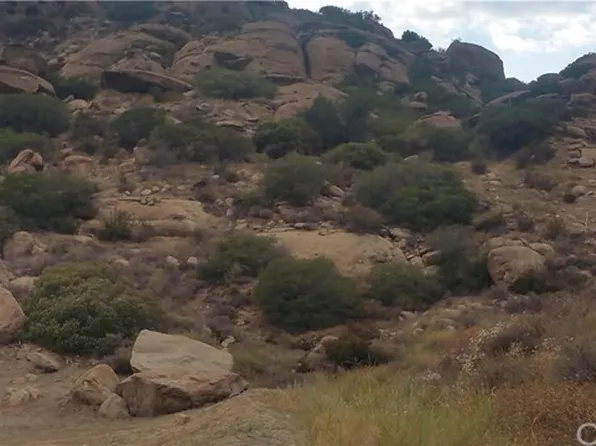 Mesa Dr, Simi Valley, CA