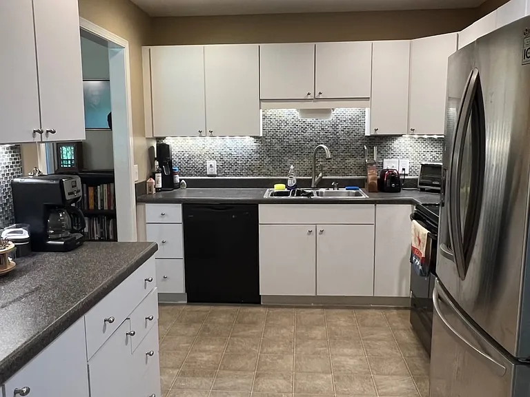 305 Woodgreen Dr — Photo 6
