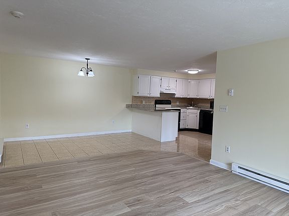4th image of 13 Hulbert Rd #13