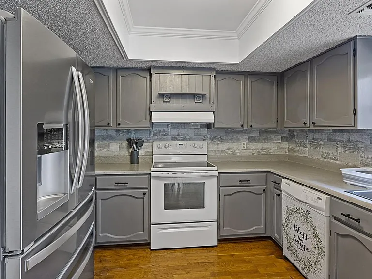 1022 Baden — Photo 17