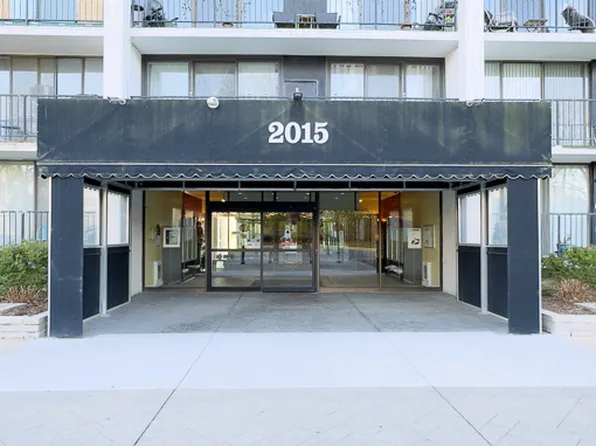 2015 S Finley Rd APT 812, Lombard, IL 60148