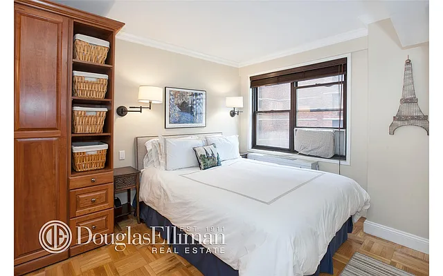 Sold by Douglas Elliman | media 20