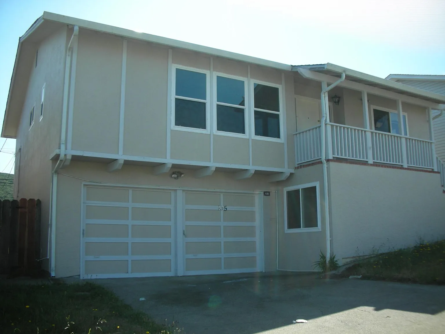 135 Lake Dr — Photo 2