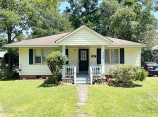 705 N Charlotte St, Washington, NC 27889