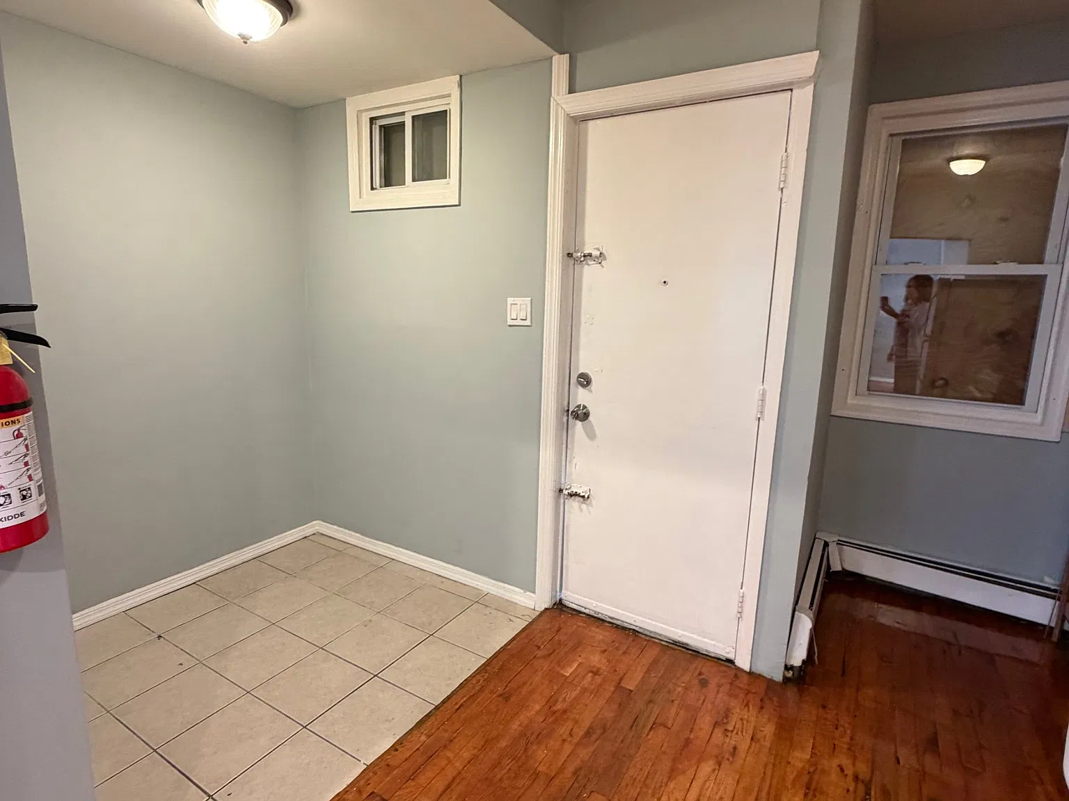 3 bed, 1000 sqft, $2,100 — Photo 3