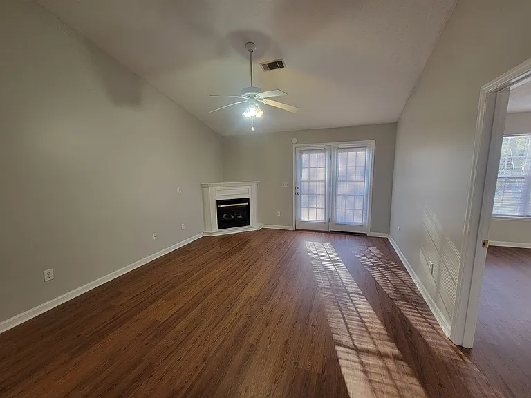 920 Cammaron Way — Photo 4
