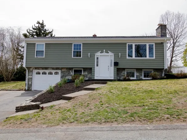 85 Forsyth Ave, Somerset, MA 02726