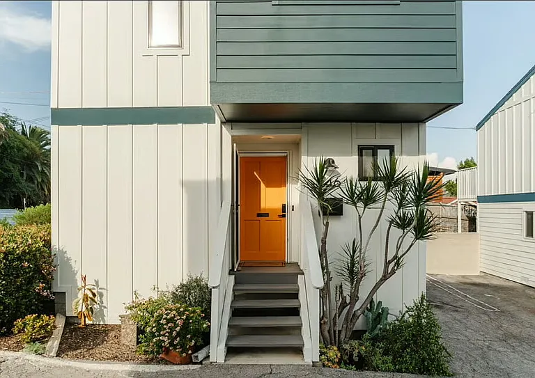 N Dillon St — Photo 1