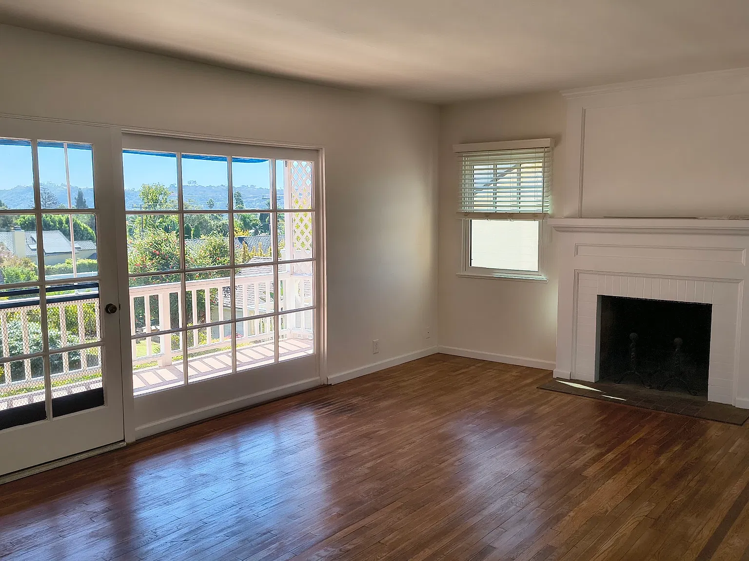 3 bed, 1612 sqft, $5,900 — Photo 3