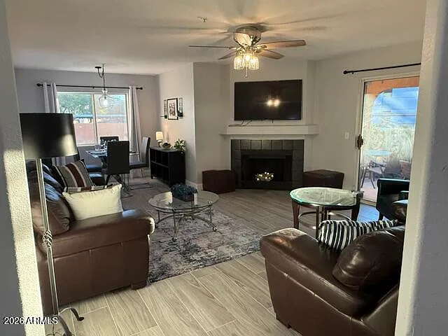2 bed, 1252 sqft, $4,200 — Photo 4