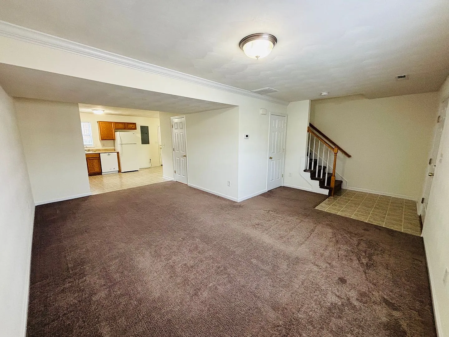 3 Bedroom, 2.5 Bath Townhouse — Photo 3