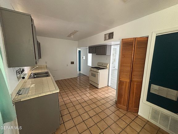 2nd image of 619 Alethea Park Dr