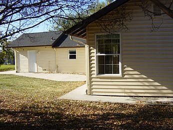 3rd image of 5844 Manzanita Ave