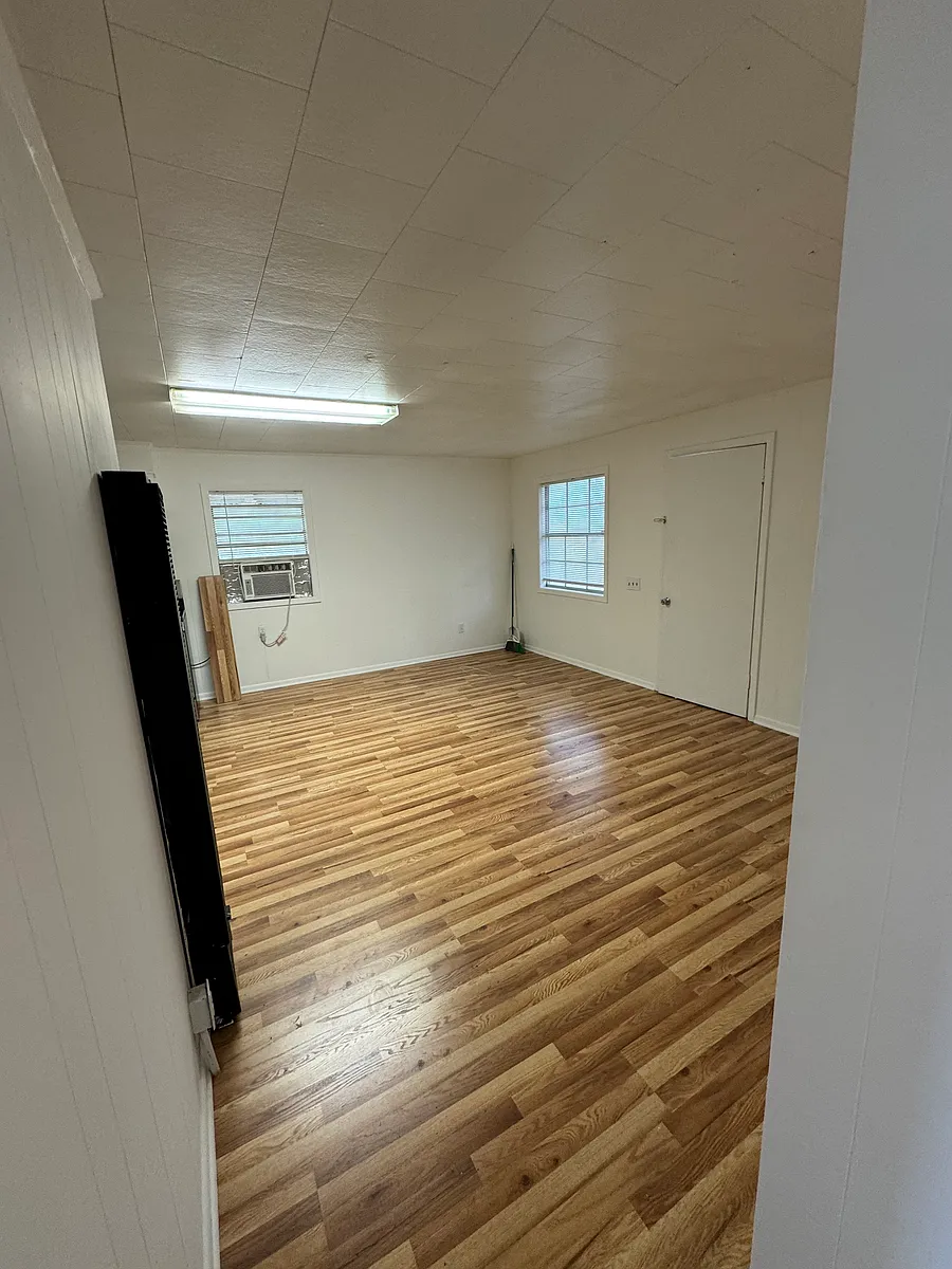 Building Photo - 902 Highway 190 #B