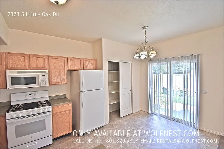 3 bed, 2.5 bath, 1321 sqft, $2,010 — Photo 4