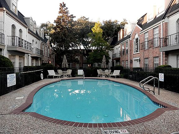5th image of 533 N Post Oak Ln #533