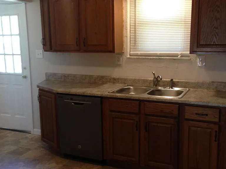 1014 Rhondell Ln — Photo 3