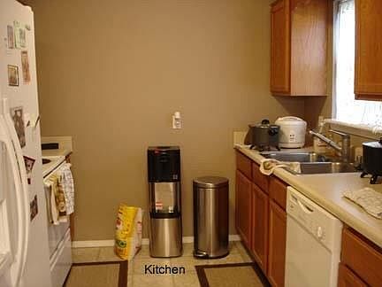 3rd image of 307 Parkcrest Dr