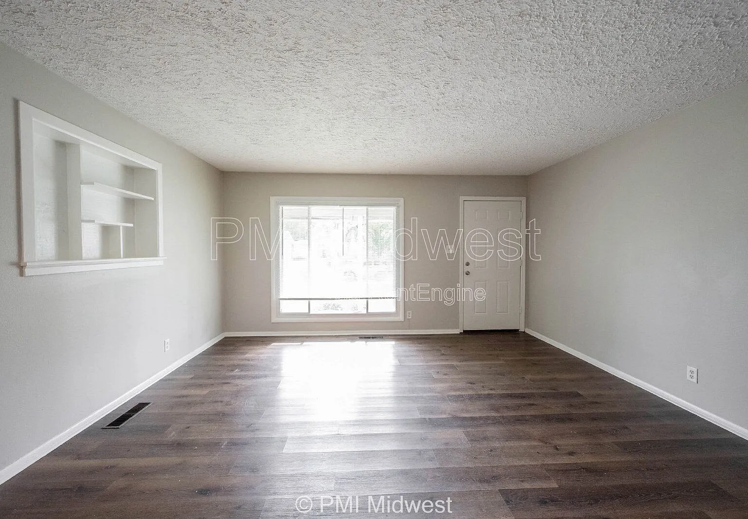 4 bed, 1.0 bath, 1632 sqft, $1,705 — Photo 3