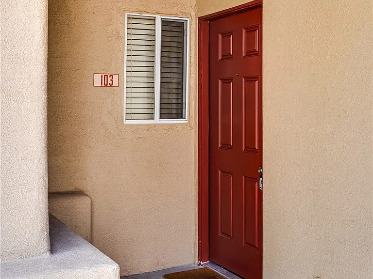 1900 Villa Palms Ct #103 — Photo 3