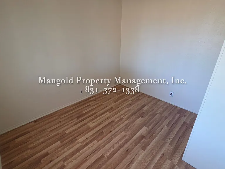 24274 Washington St — Photo 5