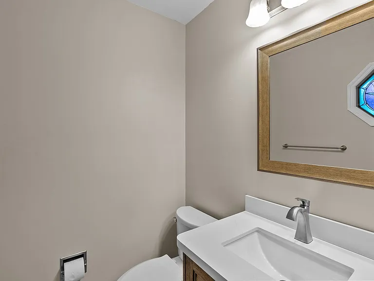 2 Coachman Ct — Photo 12