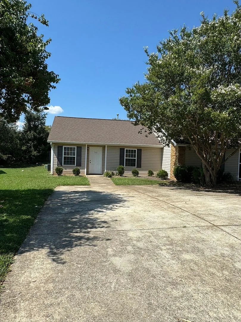 122 Springwood Lane — Photo 3