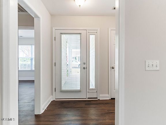 5th image of 5222 Minnesota Drive SE