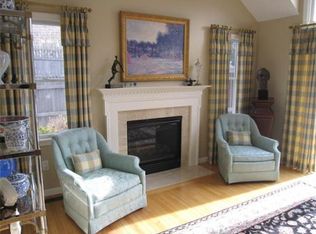 10 Holbeck Cor #10, Plymouth, MA 02360