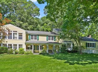 2 Fox Ridge Ct, Armonk, NY 10504