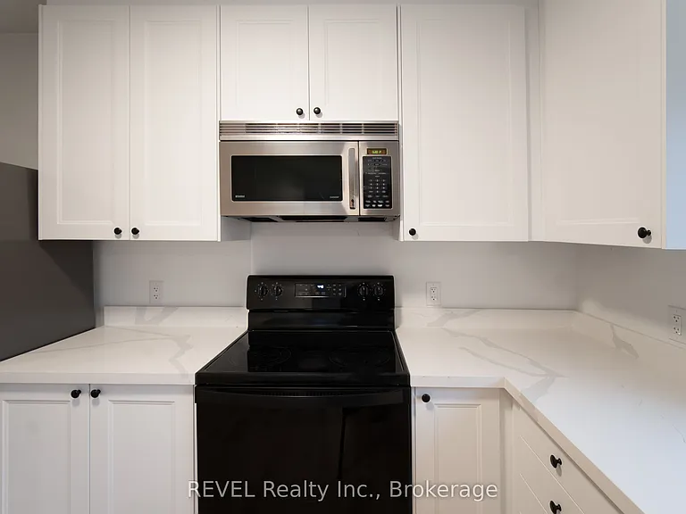 718 Ontario Rd #UPPER — Photo 6
