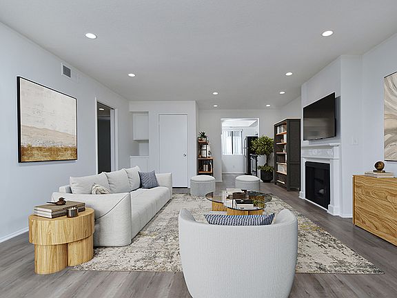 5th image of 4235 Whitsett Ave #102