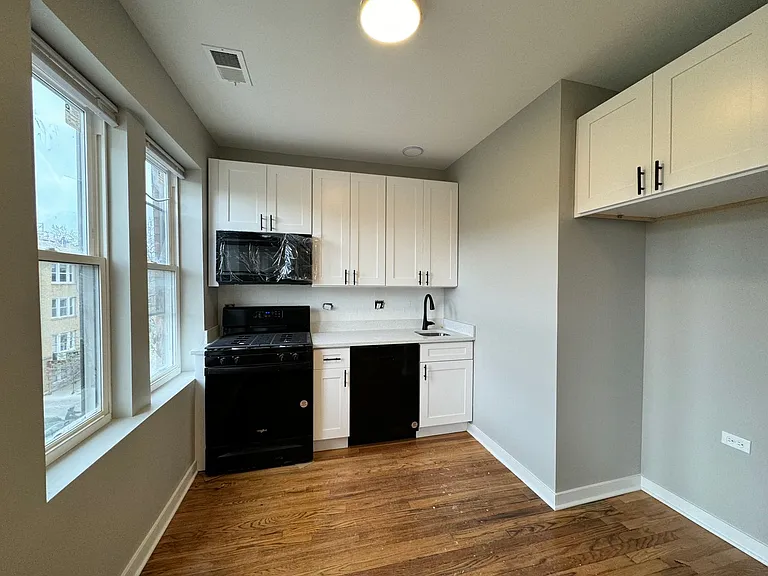 3051-55 W Leland Ave — Photo 64